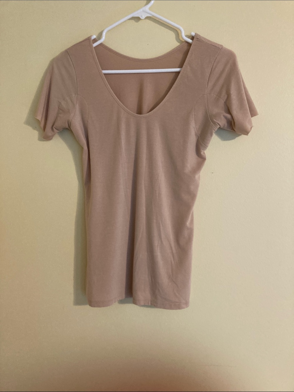 Classic Scoop Neck Short Sleeve Tee in Nude Blush